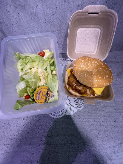 HAMBURGER POULET + SALADE